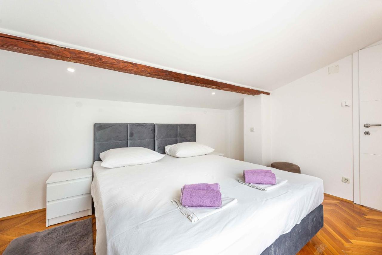 Apartmani Tatjana ノヴァリャ エクステリア 写真