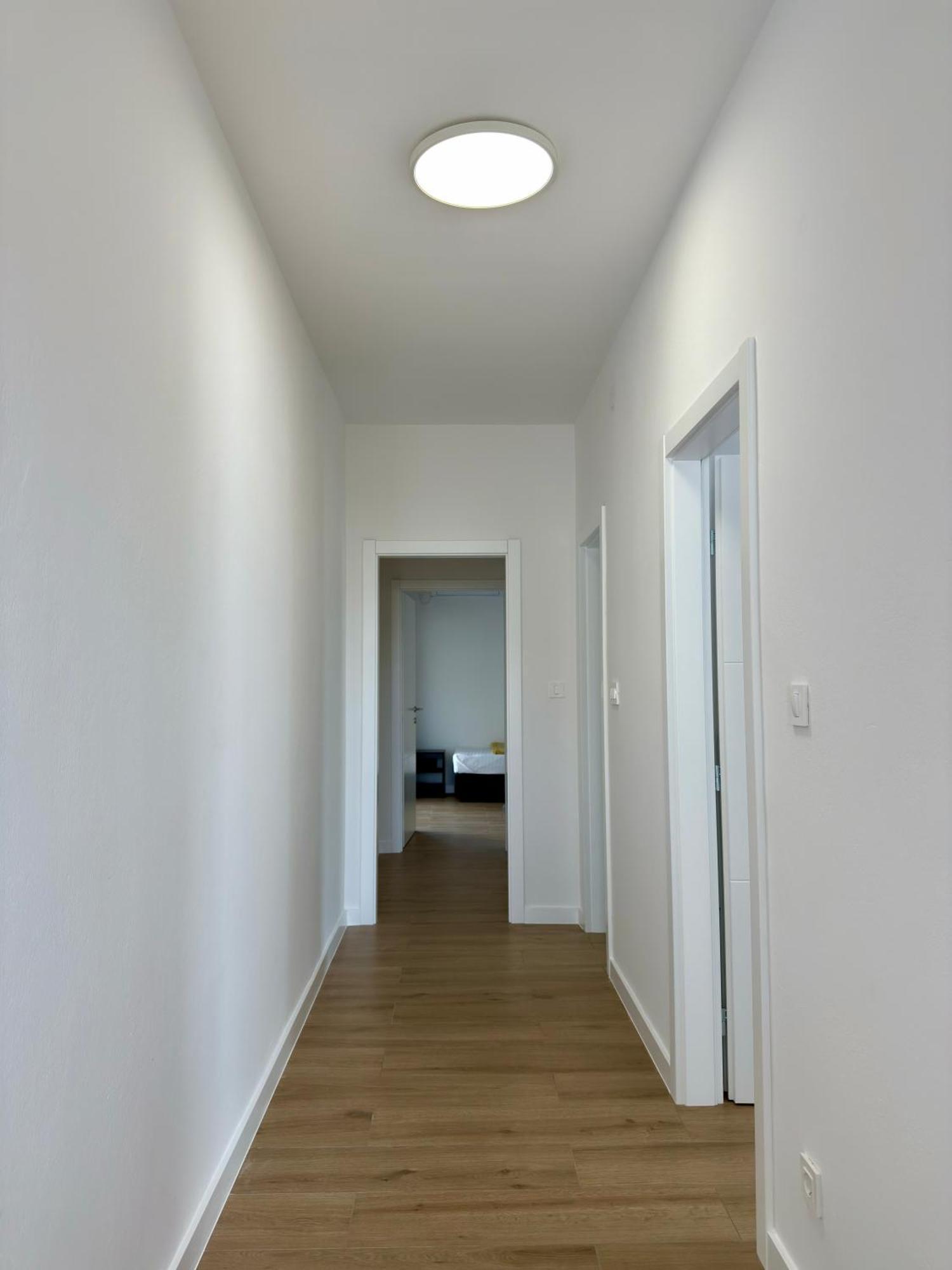 Apartmani Tatjana ノヴァリャ エクステリア 写真