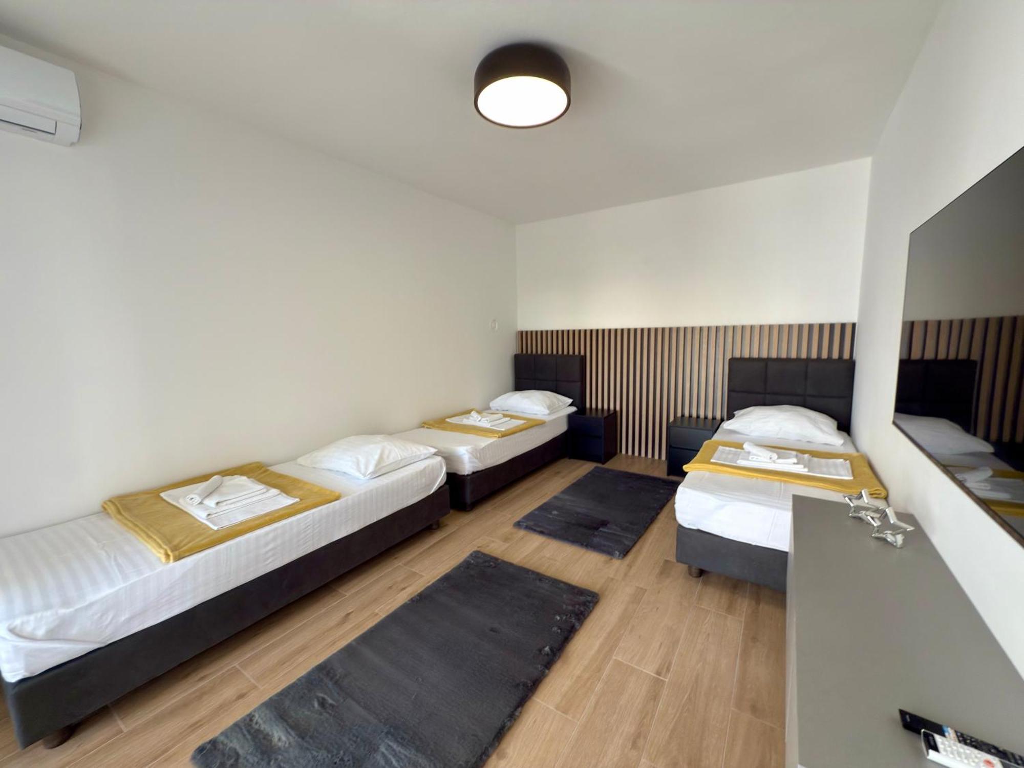 Apartmani Tatjana ノヴァリャ エクステリア 写真